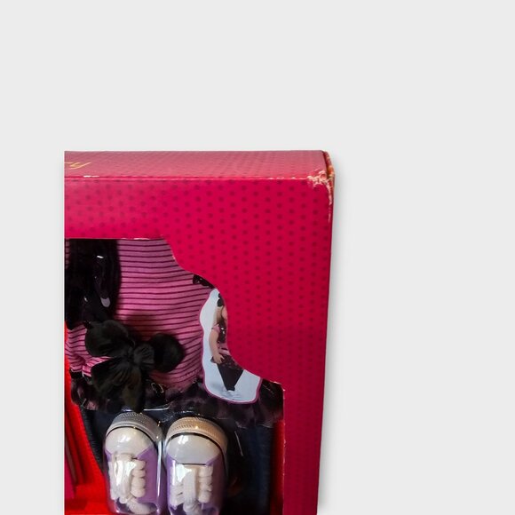 Our Generation Layla Read & Play Set - Picture 10 of 15